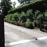Hotel La Ferme De Bourran - - Parking Prive Avec Bornes Pour Voitures Electriques Rodez
