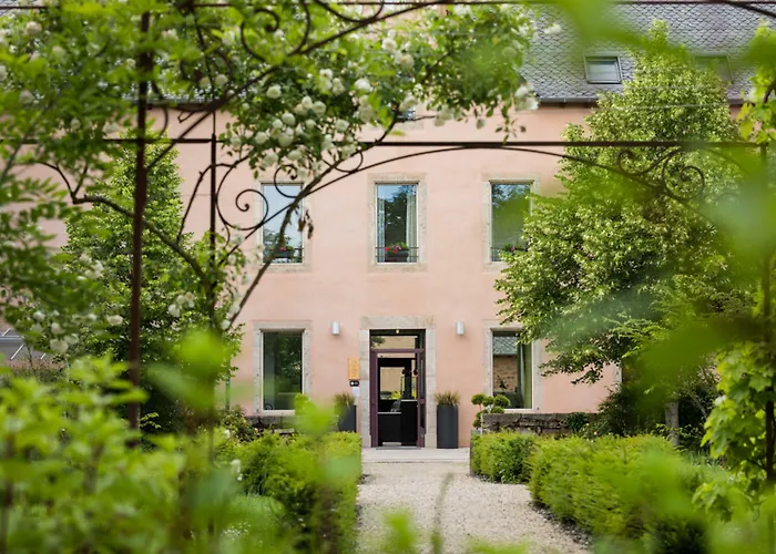 ホテル La Ferme De Bourran - - Parking Prive, Soiree Etape, Bornes Voitures Electriques ロデーズ