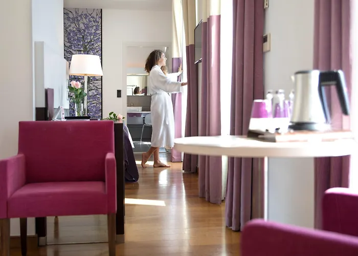 ホテル La Ferme De Bourran - - Parking Prive, Soiree Etape, Bornes Voitures Electriques